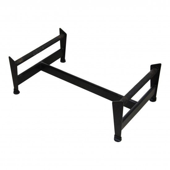 Le Corbusier LC4 lounge chair in black leather CPHClassic